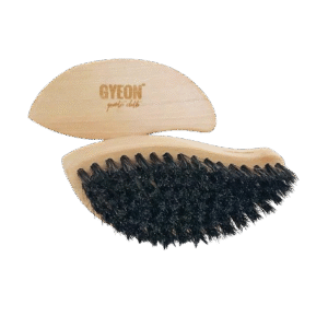 Gyeon Q²M LeatherBrush - Щітка з натурального ворсу для чищення шкіри